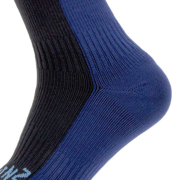 SEALSKINZ Starston interior lining emphasizes warmth and moisture management.