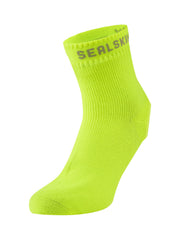SEALSKINZ Thetford oversock waterproof outer layer protects feet during wet commutes.
