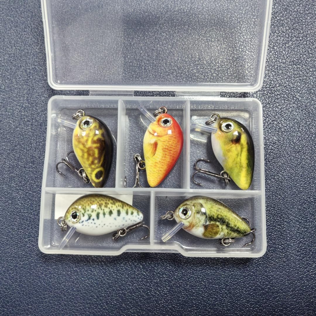 SEASKY mini crankbait in water showing lifelike motion