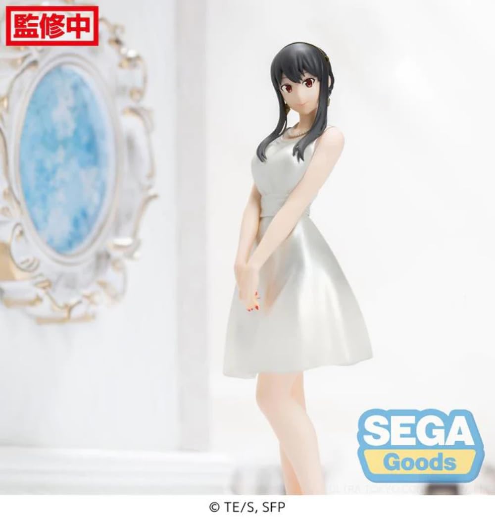 SEGA Yor Forger 19cm figure collectible display for fans.