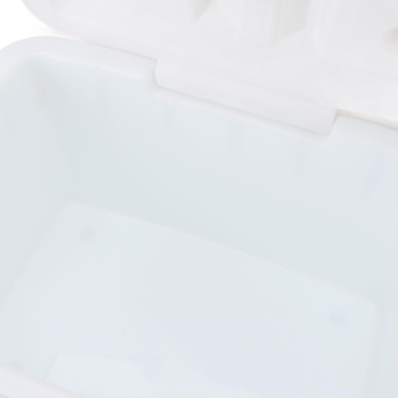 Segrehy cooler open lid showing easy access to meals and drinks