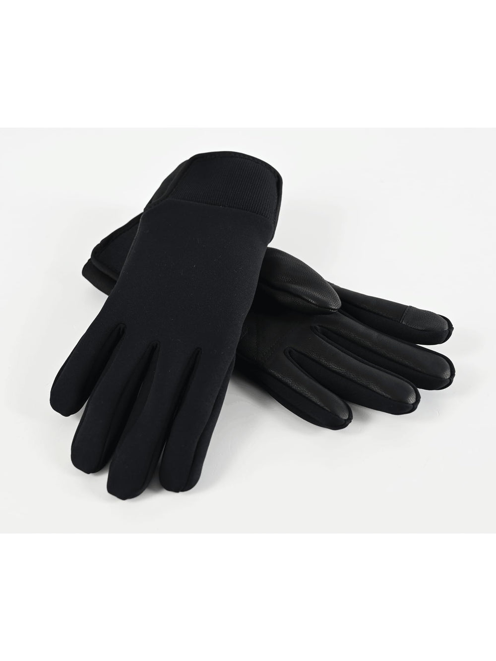 Seirus Xtreme All Weather Vantage Glove cuff detail emphasizing warmth retention.