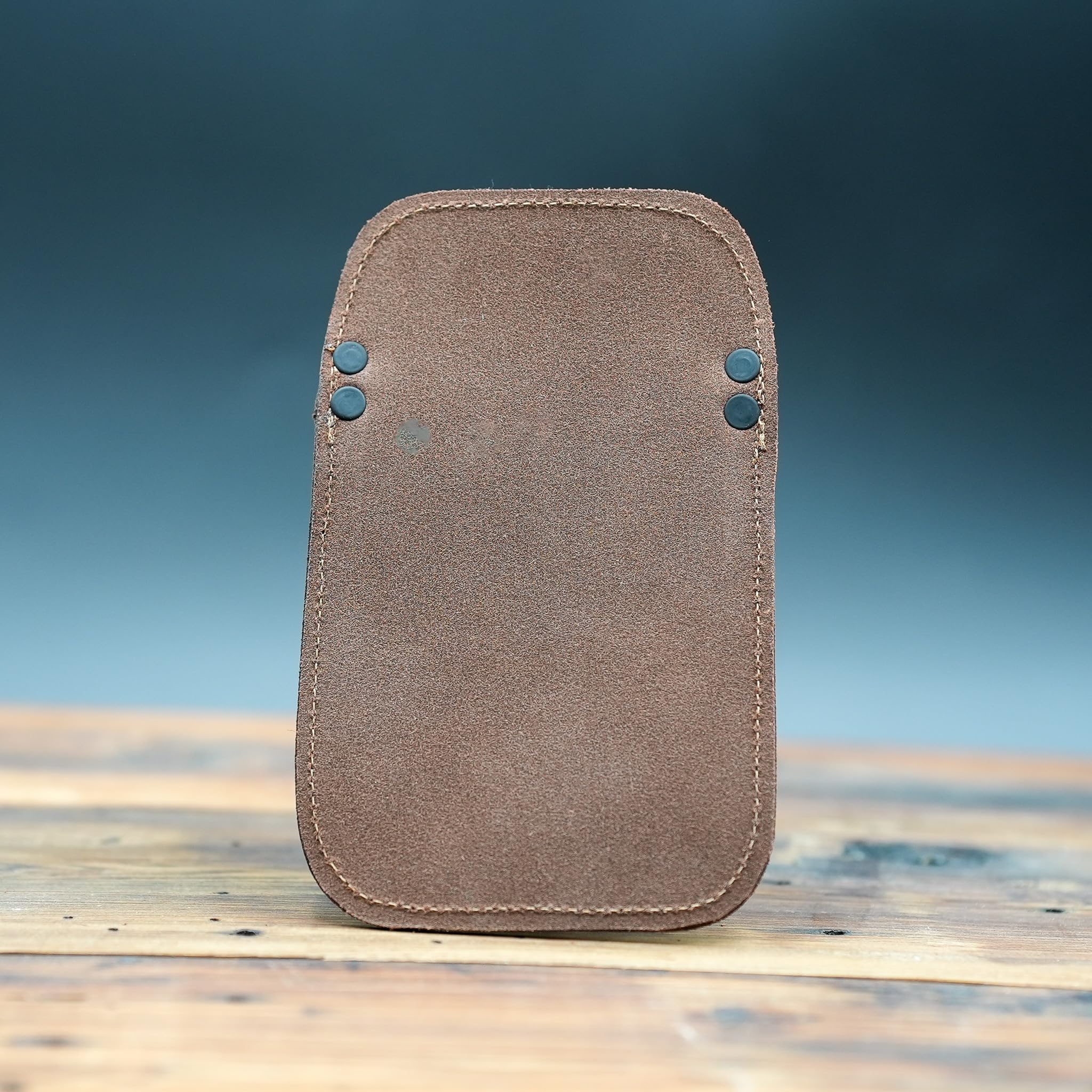 Shatterproof Archery pocket quiver on-range use for backyard sessions.