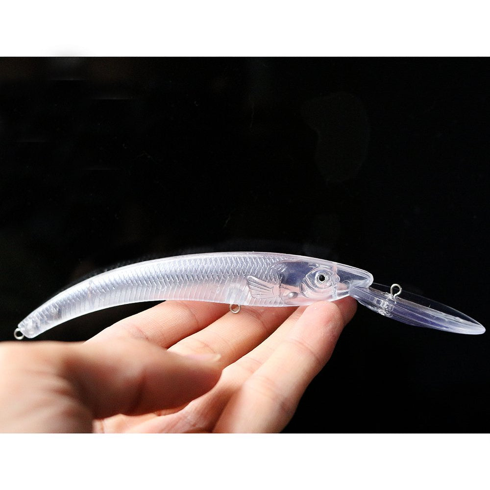 Shelt deep-diving crankbait featuring free eyes for added realism in water