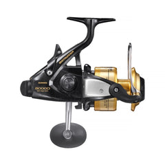 SHIMANO BAITRUNNER D one-piece bail close-up demonstrates rigid, reliable operation.