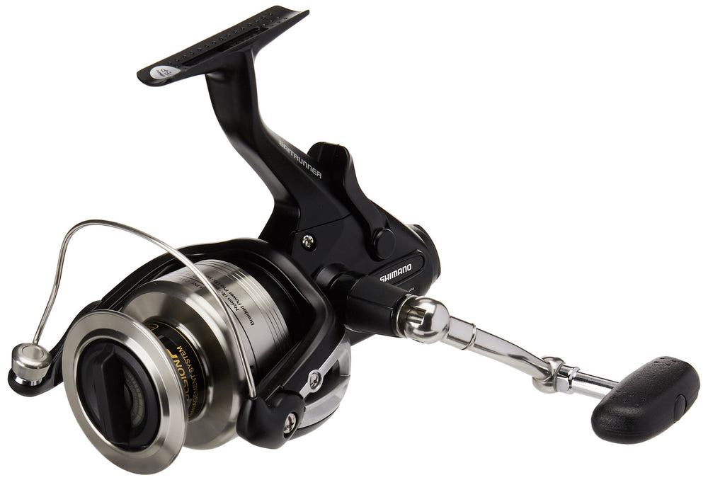 Shimano Baitrunner OC drag system delivers smooth control on the water.