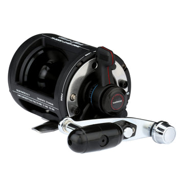 Profile shot highlighting weight of 17.1 oz and drag of 33 lbs on Shimano Charter Special 2000