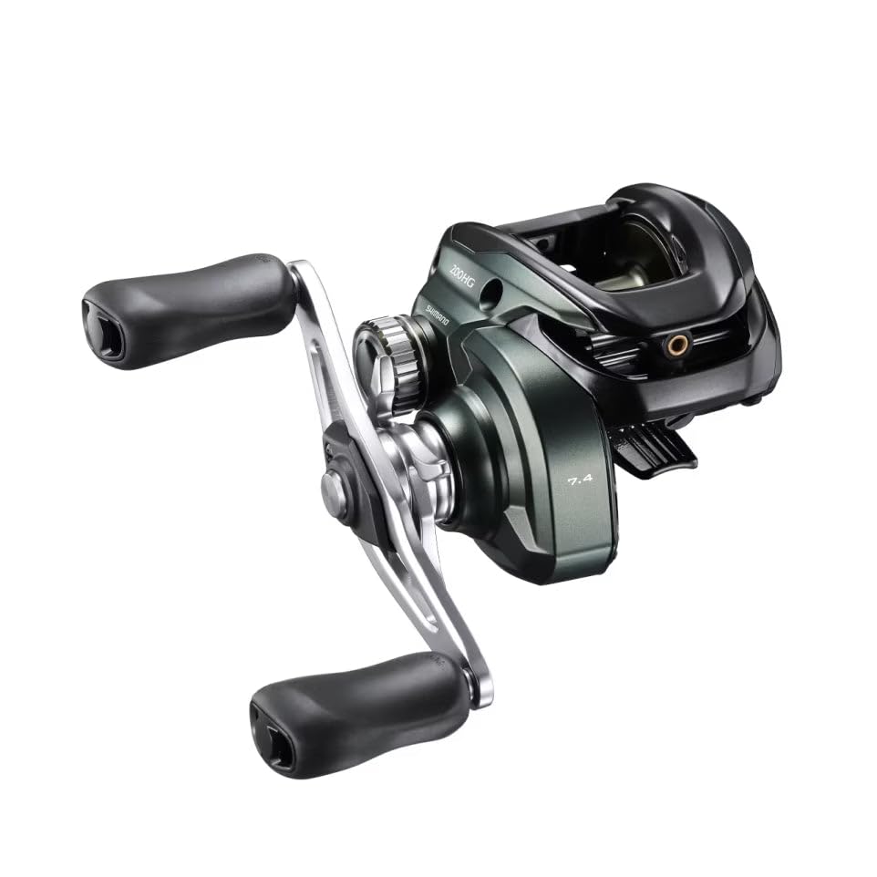 SHIMANO CURADO 200M gear-teeth view showcases MicroModule Gear for quiet, responsive performance