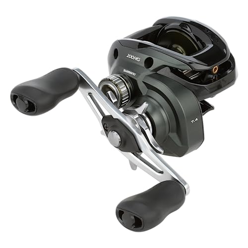 SHIMANO CURADO 200M in-hand view shows confident control
