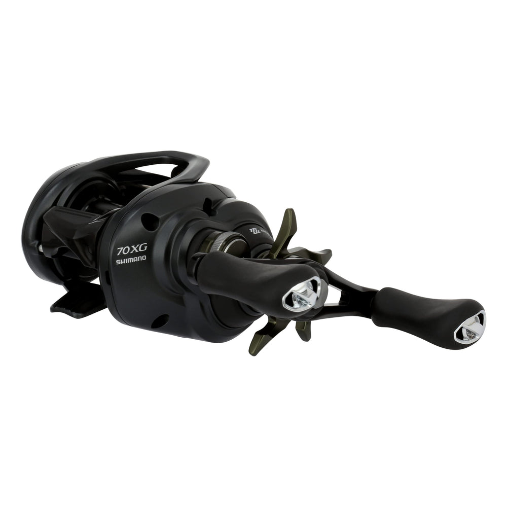 SHIMANO Curado MGL70K external brake knob allows quick, precise adjustment on water.