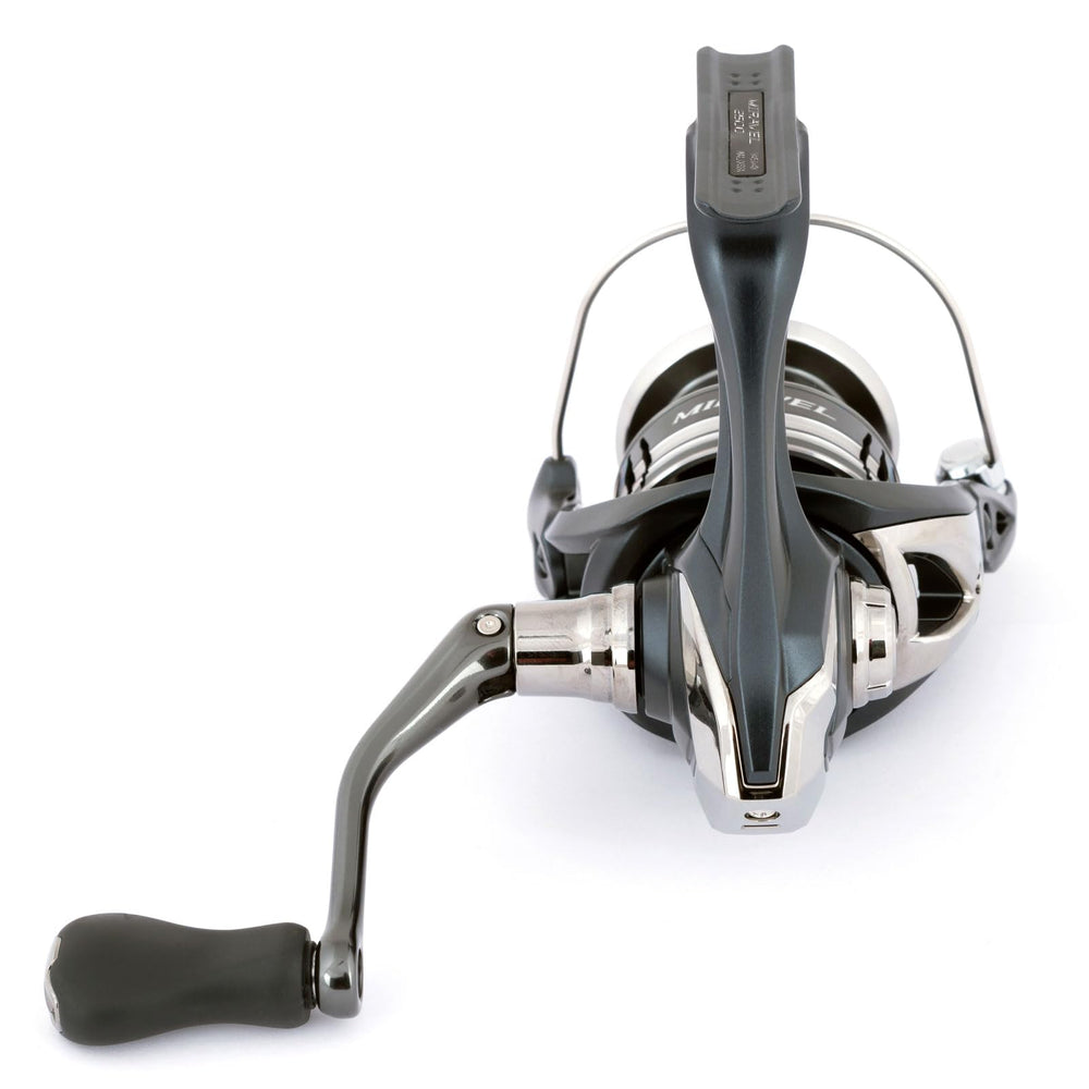 Shimano MIRAVEL MIR2500HG Cross Carbon Drag close-up for precise control