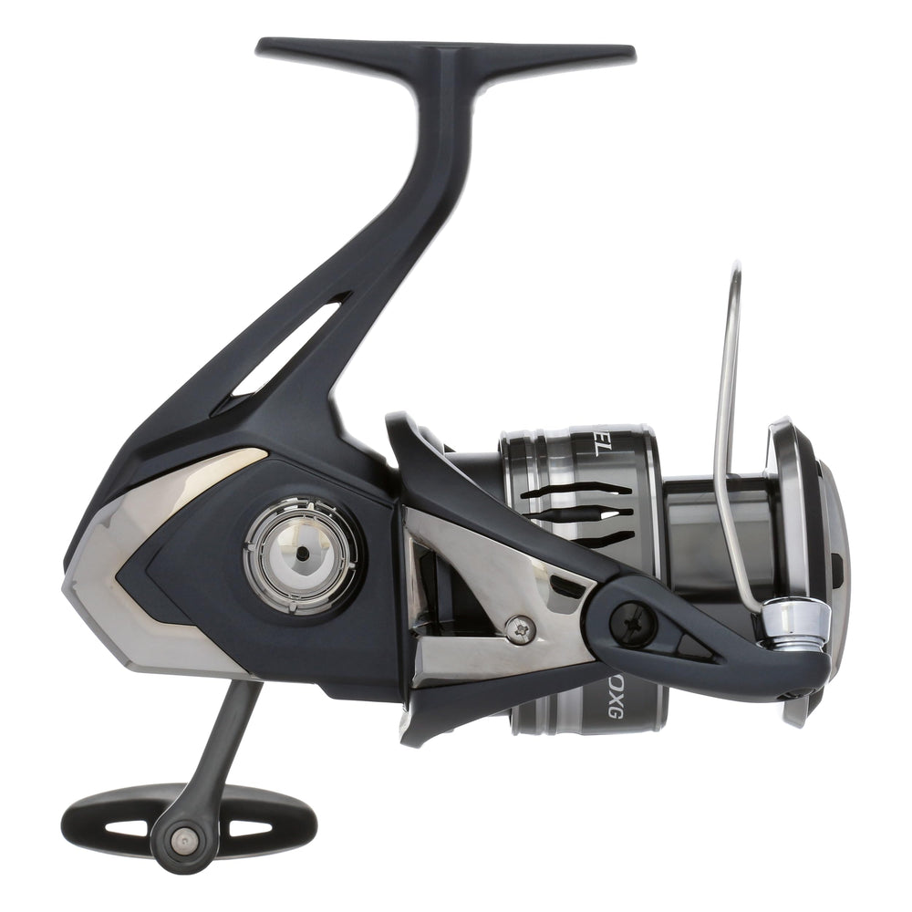 Shimano MIRAVEL MIR4000XG Propulsion Line Management reduces line tangles.