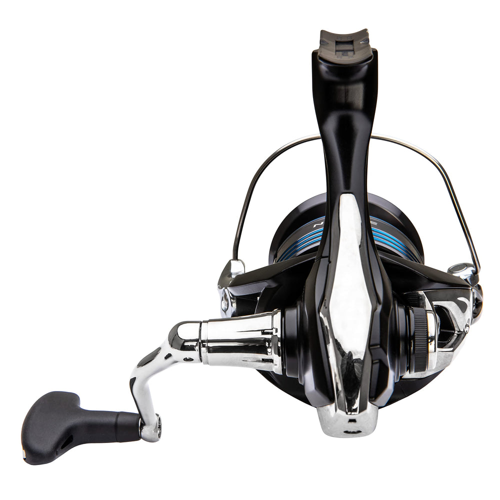 SHIMANO Nexave C5000Hg FI side view reel highlighting ergonomic handle for comfort.
