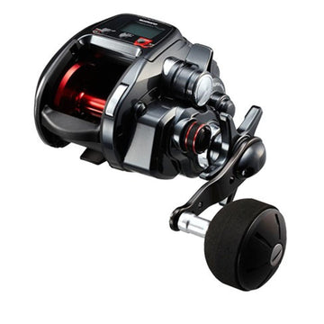 SHIMANO Pureizu800 Muteki Motor reel close-up showing powerful winding capability.
