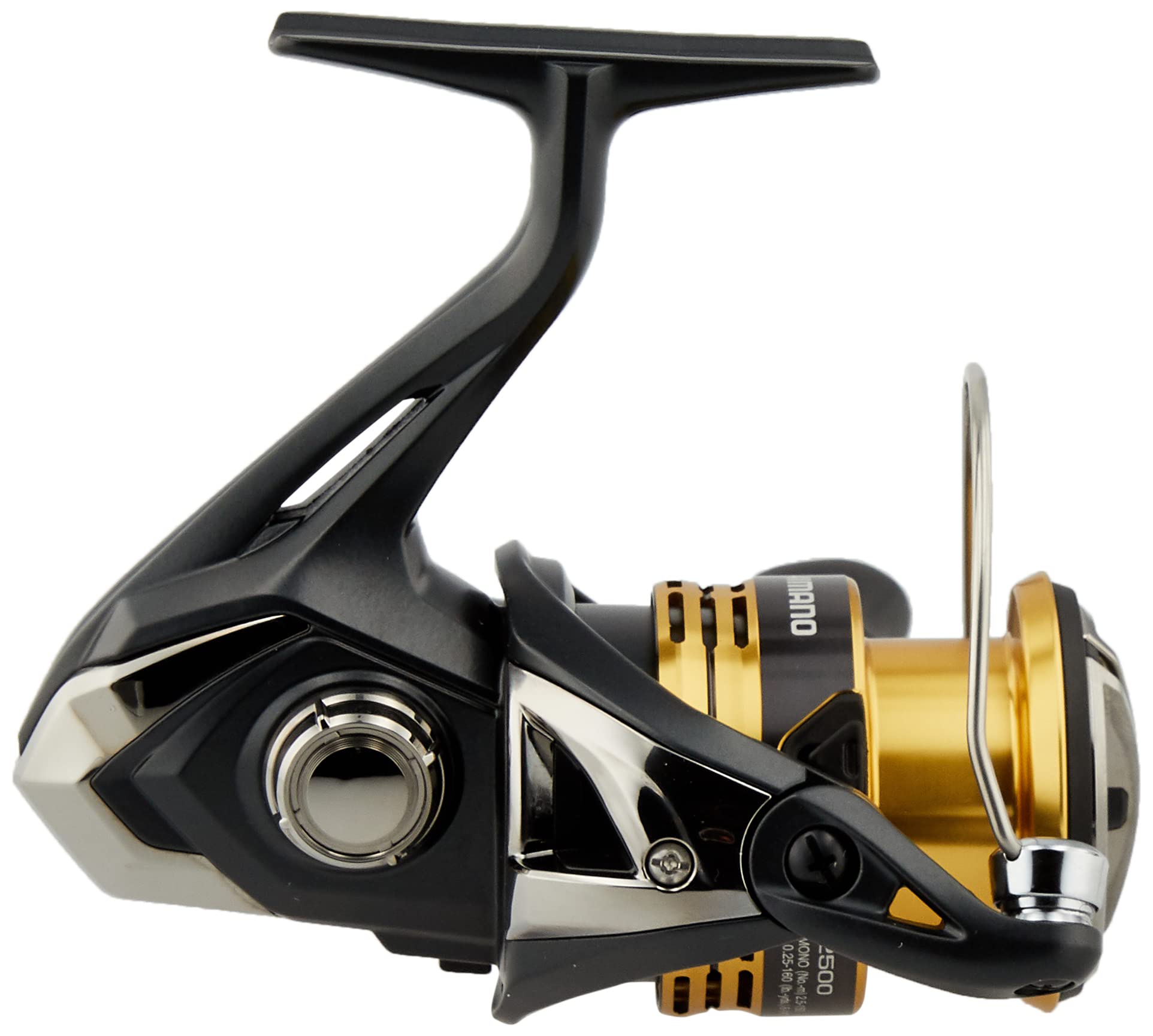 Shimano Sahara 2500 reel in action demonstrates precise winding and dependable grip.