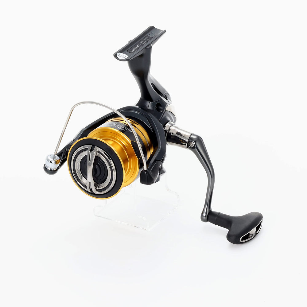 Shimano Sahara 4000XG handle and drag system for confident, controlled retrieves.