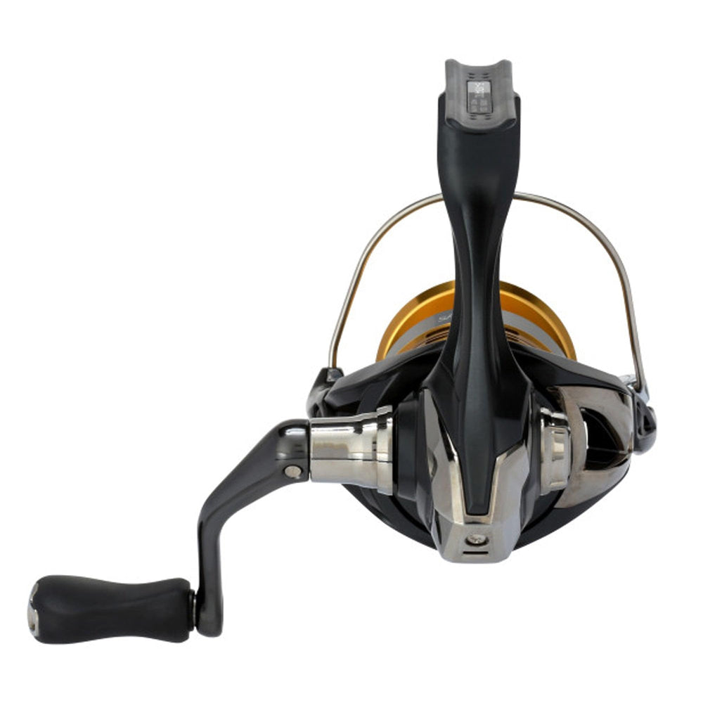 Sahara FJ SH4000XGFJ spinning reel with outdoor fishing setup