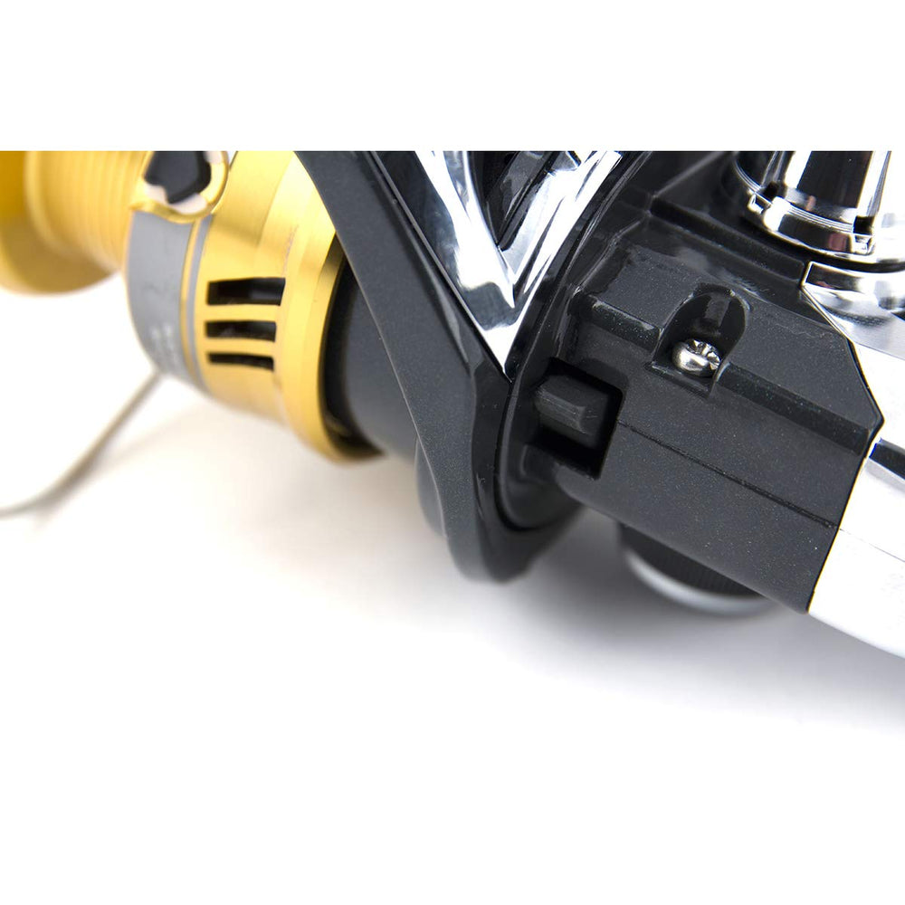 Top view of Shimano Sahara 2500 rear-drag reel box with clear branding and accessibility