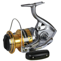 Shimano Sedona C2000S side profile highlights flat spool for versatile casting and balance.