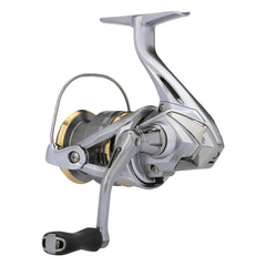 Shimano Sedona SE2500HGFJC line management feature reducing tangles during casts.