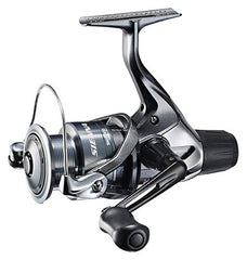 Shimano Sienna clam-spinning-reel SN2500REC ready for accurate casting and smooth drag control.