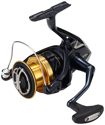 SHIMANO Spheros SW4000XG angler using reel during shore jigging