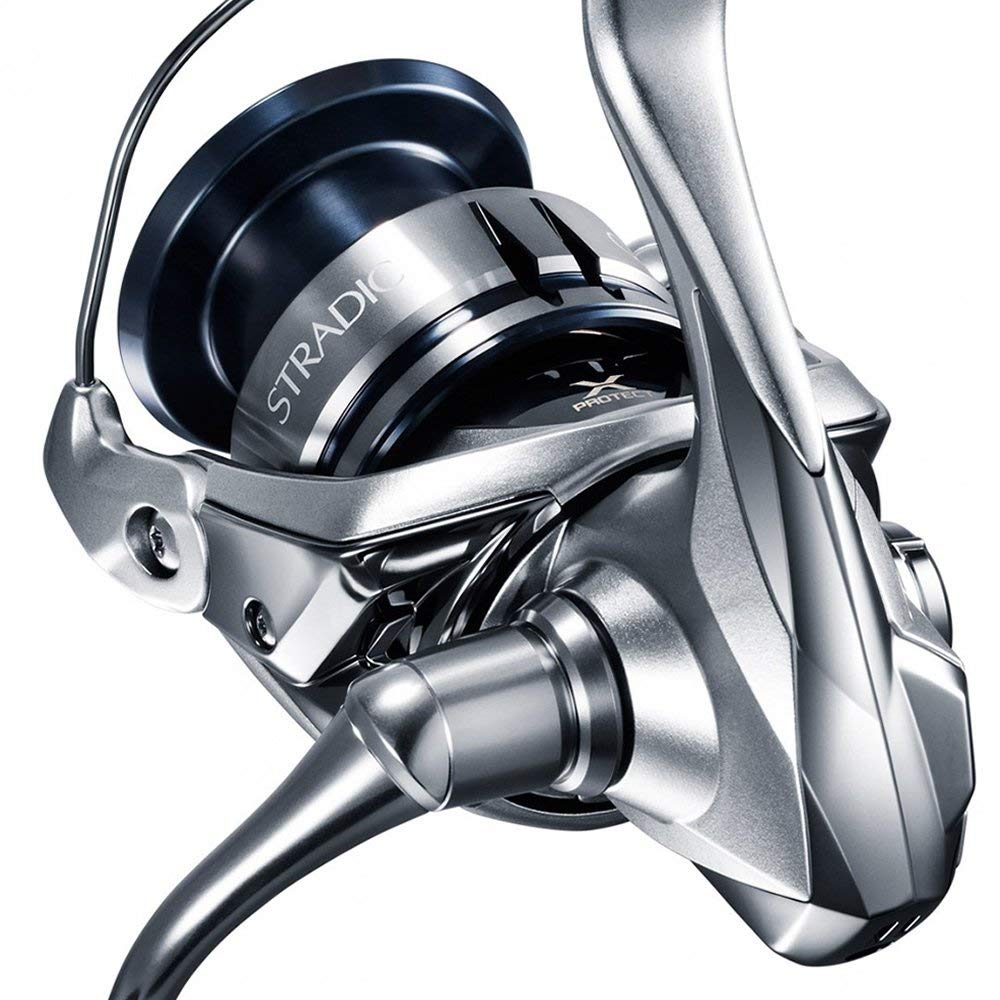Shimano Stradic FL 1000 Hagane gear closeup emphasizing strength and longevity.