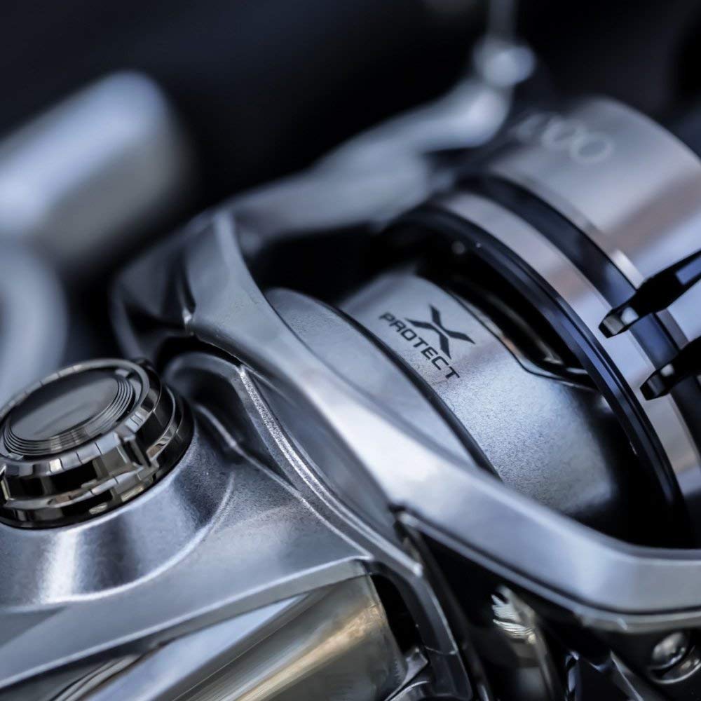 Shimano Stradic FL 1000 line retrieval closeup highlighting smooth cast recovery.