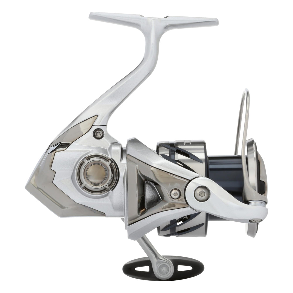 SHIMANO Stradic FM control lever and gears on display for reliability