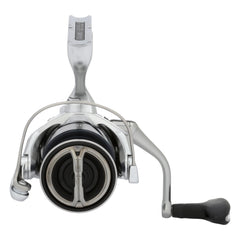 SHIMANO Stradic FM in-hand demonstrates comfortable grip during retrieval