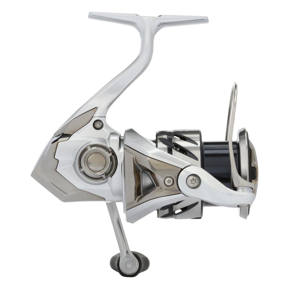 Shimano STRADIC ST2500HGFM handle close-up emphasizes ergonomic grip and durable construction.