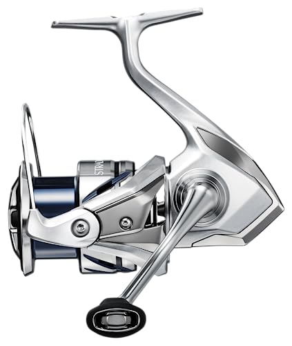 Shimano STRADIC ST2500HGFM in-use fishing setup shows ready-to-cast versatility.