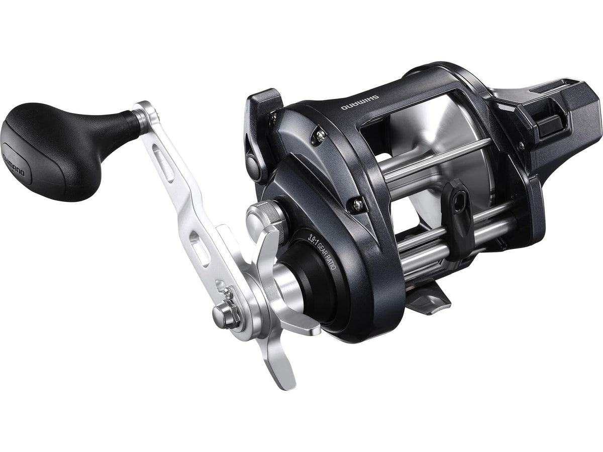Shimano TEKOTA 800PGLCA front view shows compact profile for easy handling