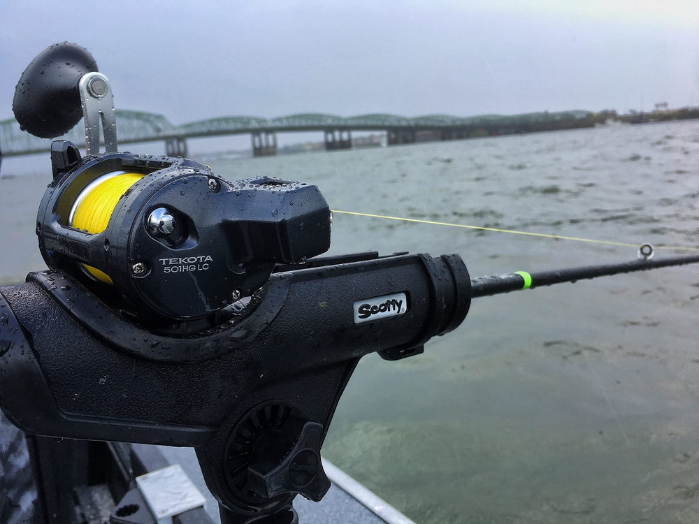 SHIMANO TEKOTA A with CoreProtect demonstrates water resistance.