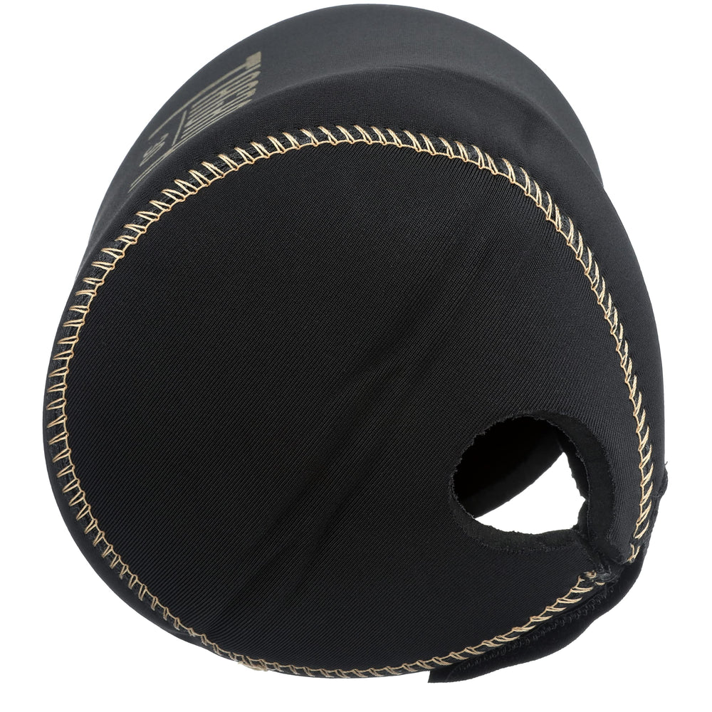 Shimano TIAGRA reel cover 30 fabric texture shows shiny black material