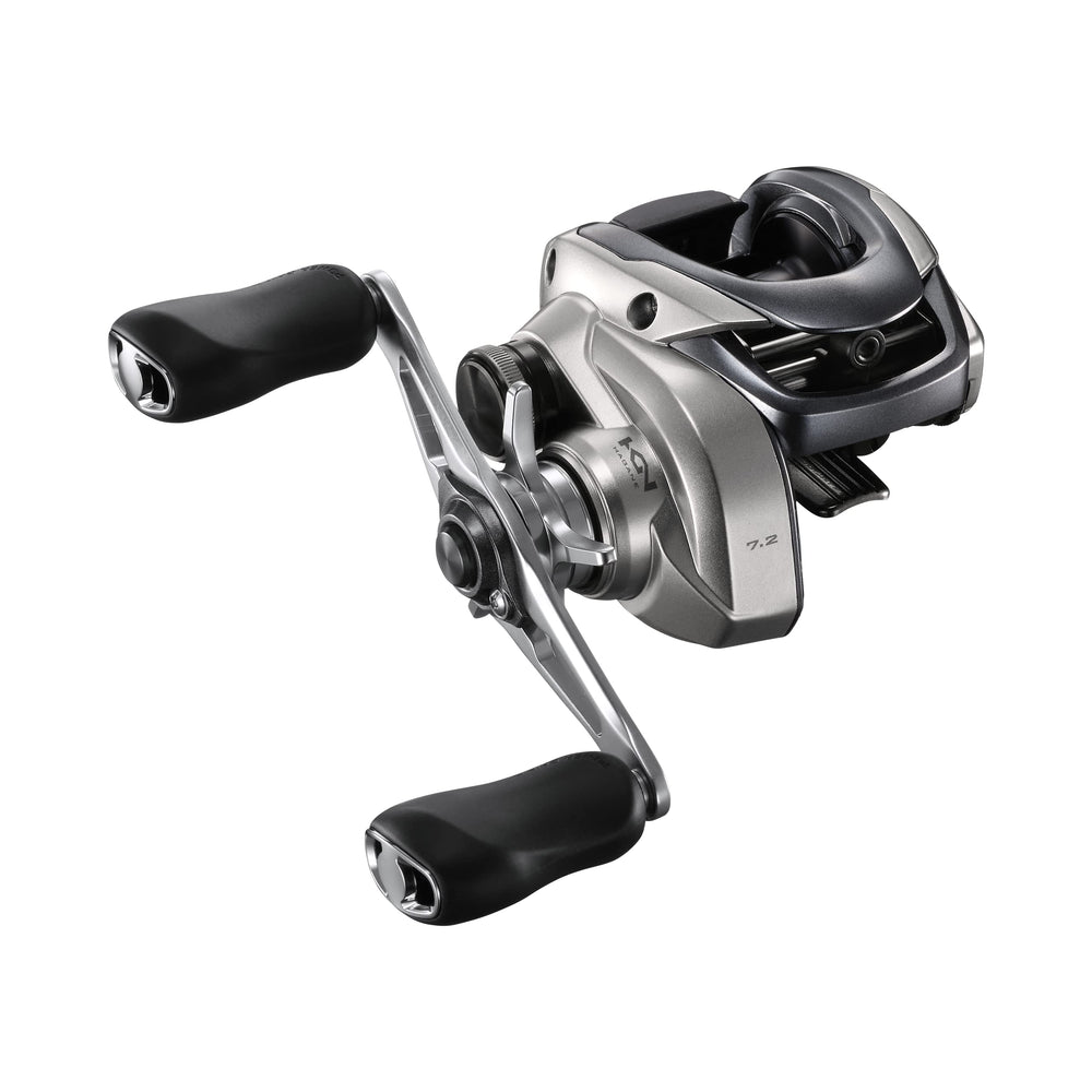 Shimano TRX151HGA close-up of HAGANE body for durability and smooth performance.