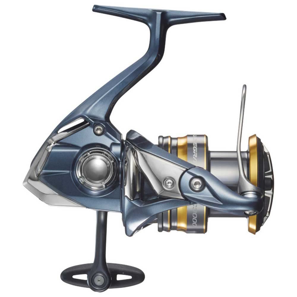 SHIMANO ULTEGRA FC reel close-up gear detail demonstrates MicroModule Gear II efficiency.