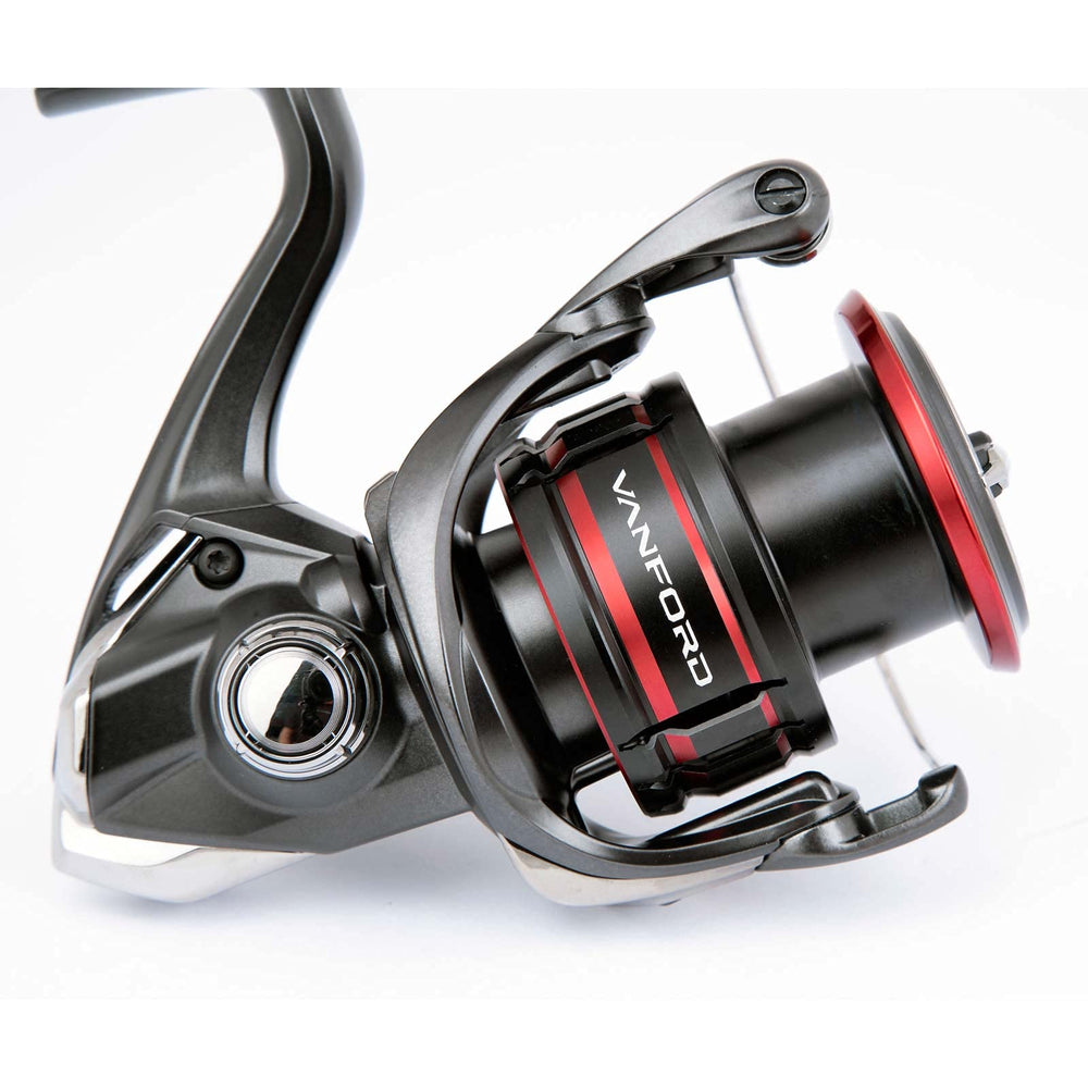 Shimano Vanford 2500 side profile reel shows sleek form for smooth rotation