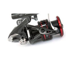 Shimano Vanford 2500 spool detail emphasizes compact gearing for precise bait control