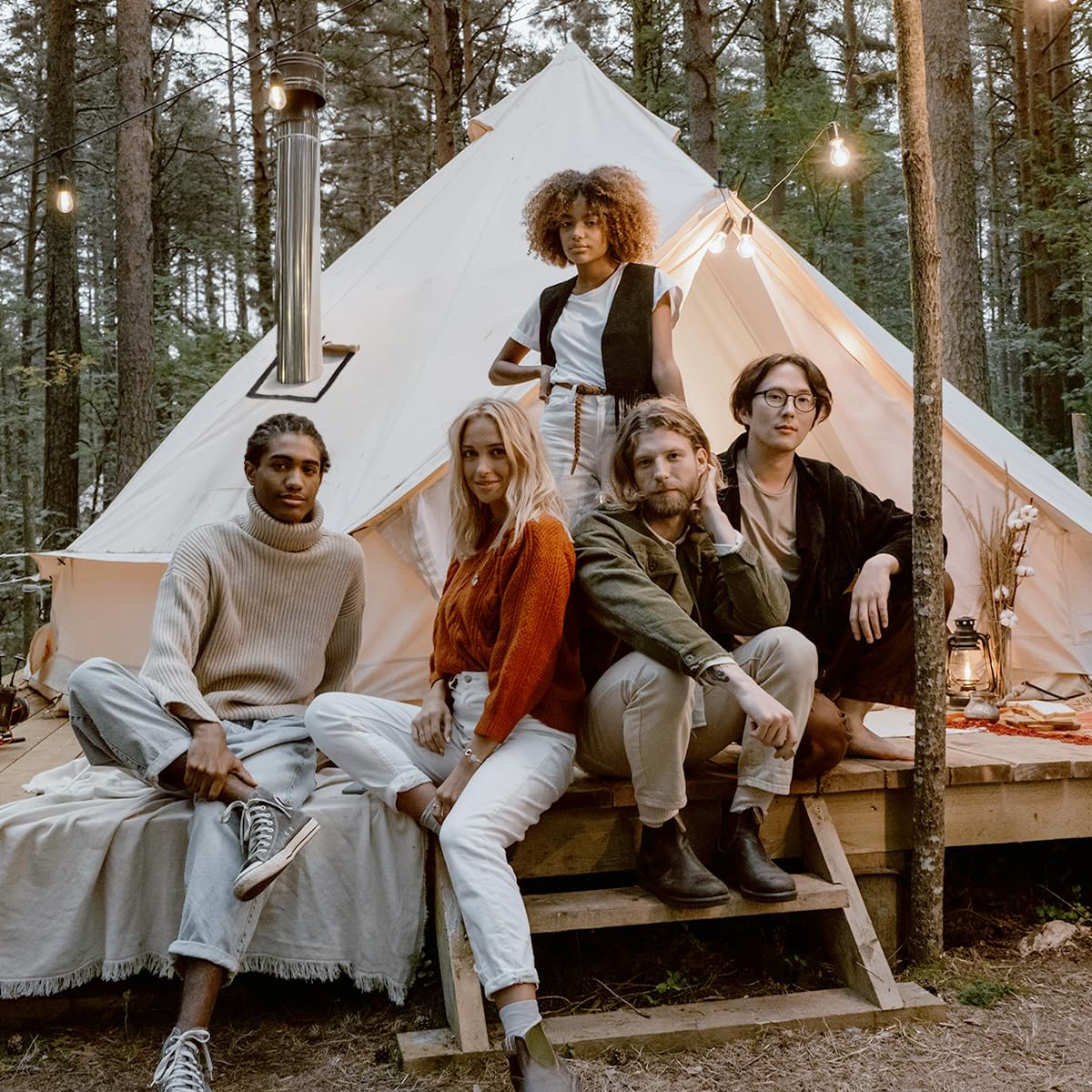 ShinHye canvas bell tent central pole and steel frame in rugged outdoor use