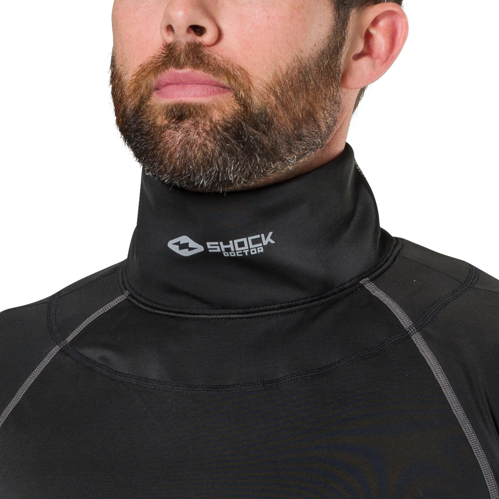 Underarm four-way stretch mesh promotes heat release and airflow during drills.