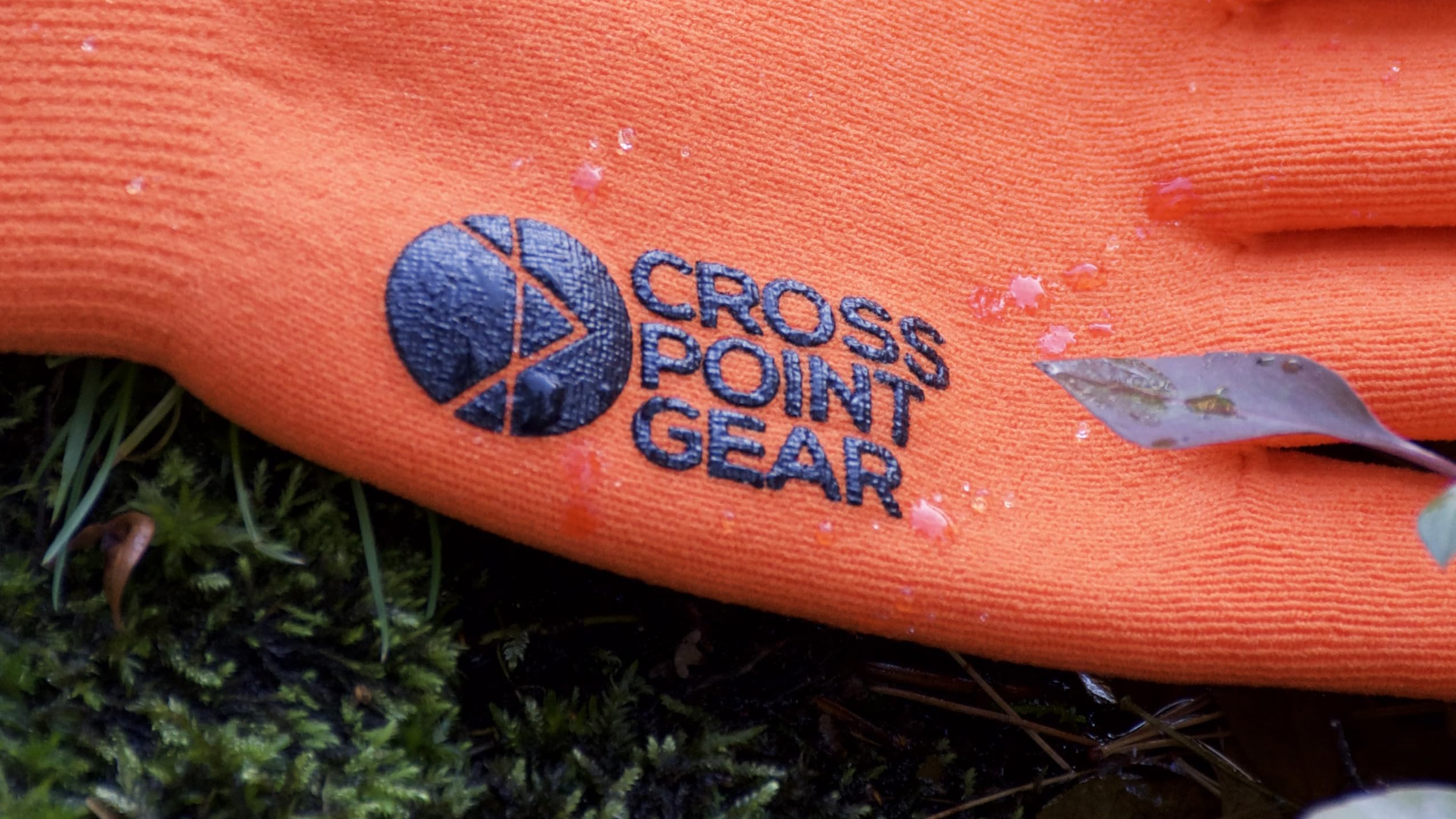 Showers Pass Cross Point glove moisture-wicking lining keeps hands dry during activity.