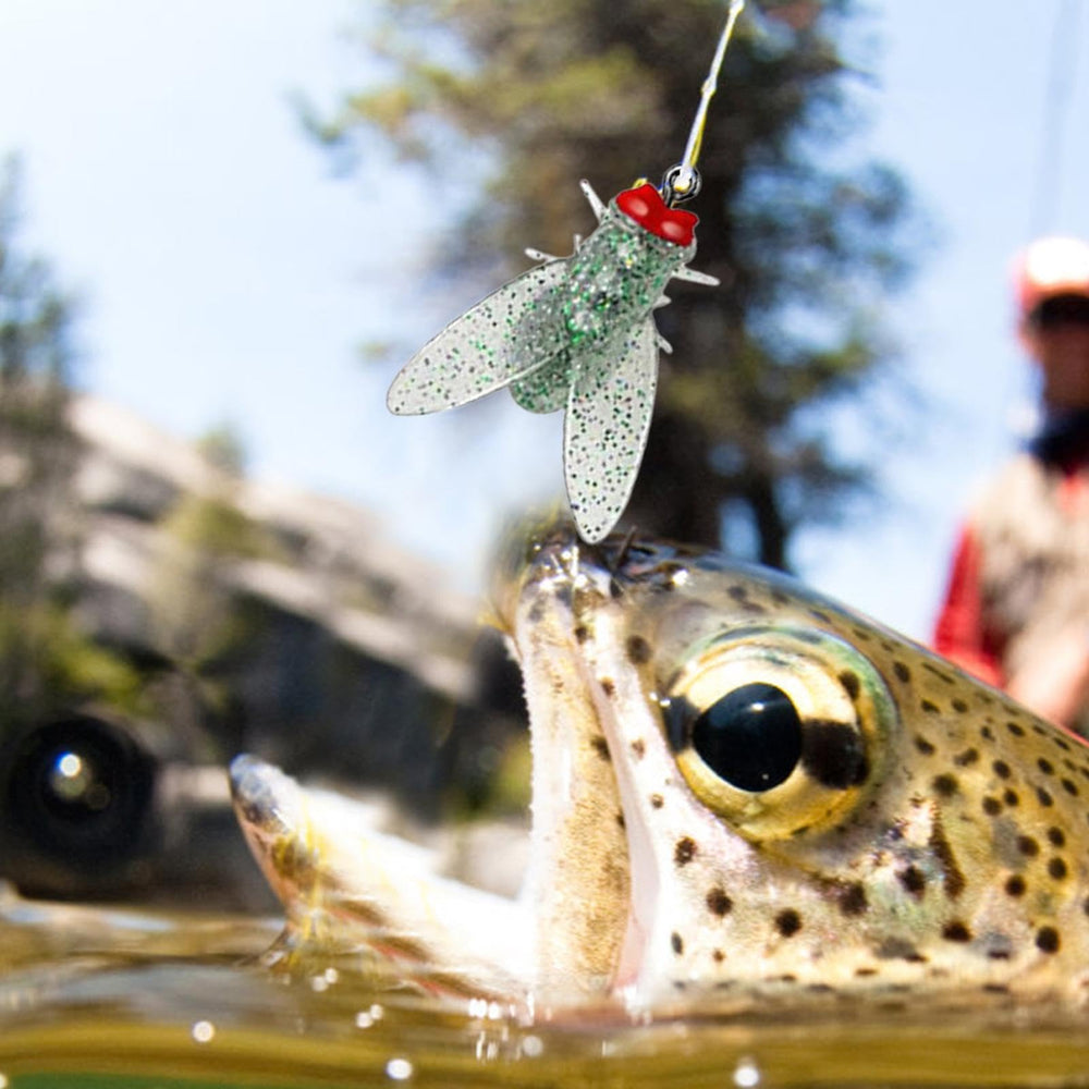 SHZONS Bionicc fly bait body detail emphasizes realistic movement and lure appeal.
