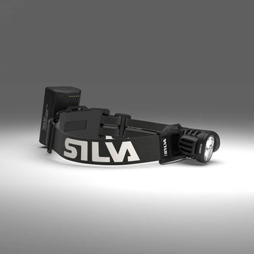 Silva Free lighting in a dark skiing scene for night navigation
