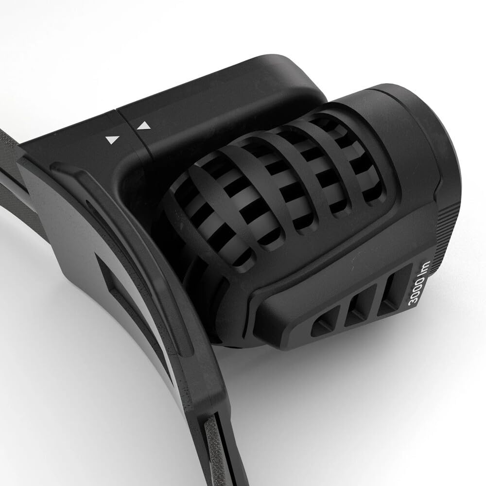 Double beam Intelligent Light balances long reach and close flood for precise visibility.