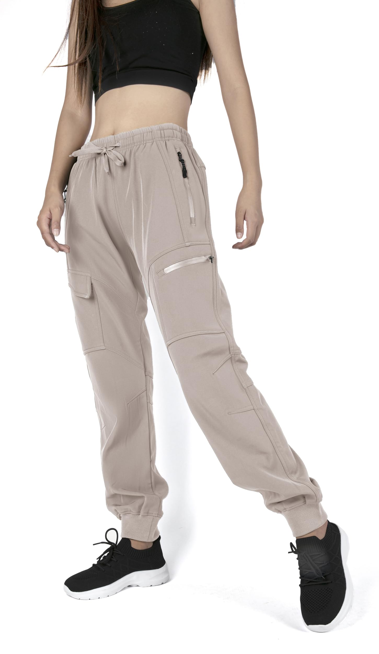 Singbring water-resistant fabric close-up demonstrates weather-ready protection in khaki