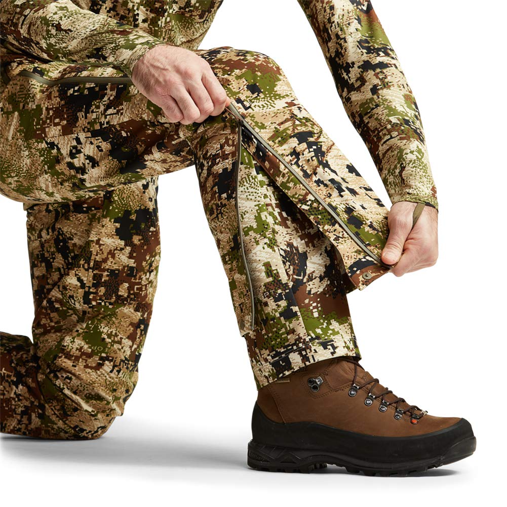 SITKA Dew Point pant zero-pocket design supports lightweight packing.