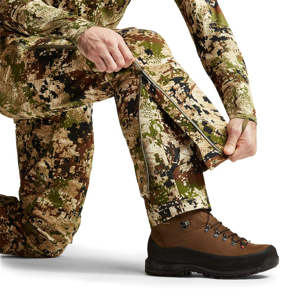 SITKA Dew Point pant zero-pocket design supports lightweight packing.