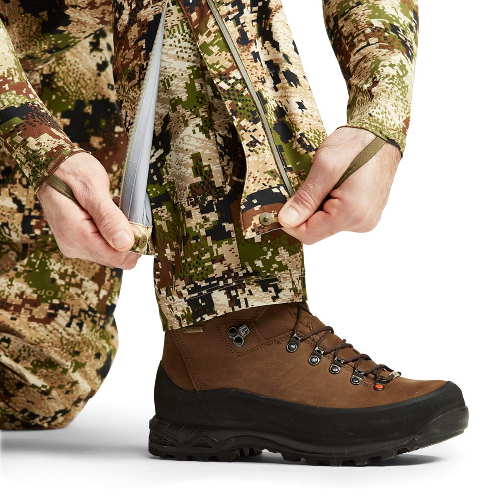 SITKA Dew Point pant waterproof material keeps you dry during rain showers.