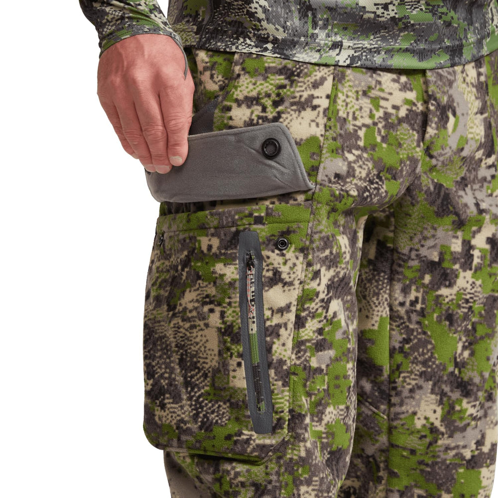 SITKA Stratus Pant cold-weather stand wear keeps you comfortable on frigid days.